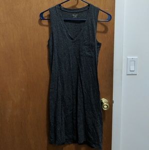 Gray sleeveless shirt dress